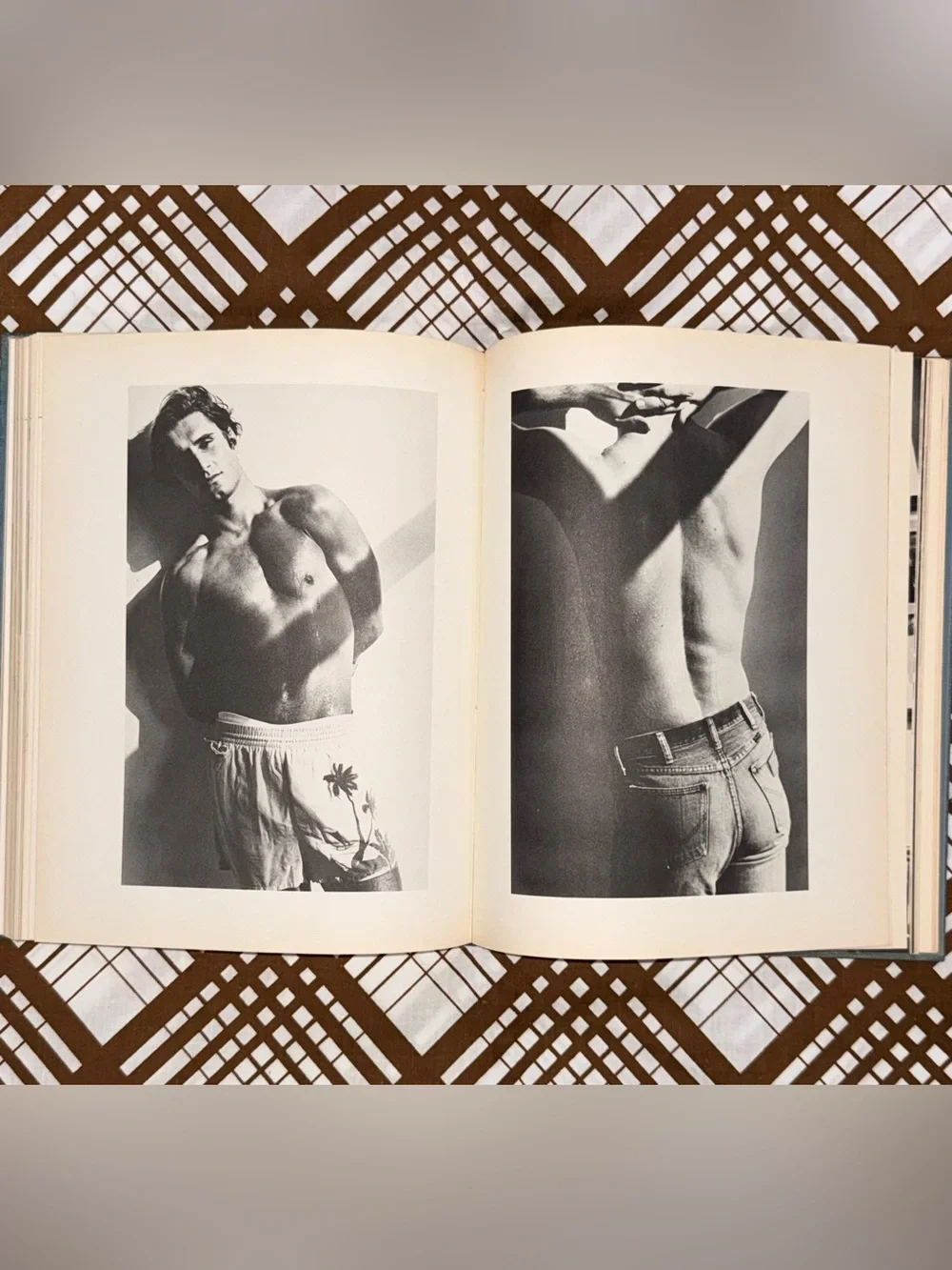 Vintage 1977 Looking Good: A Guide for Men Charles Hix Bruce Weber Hardcover